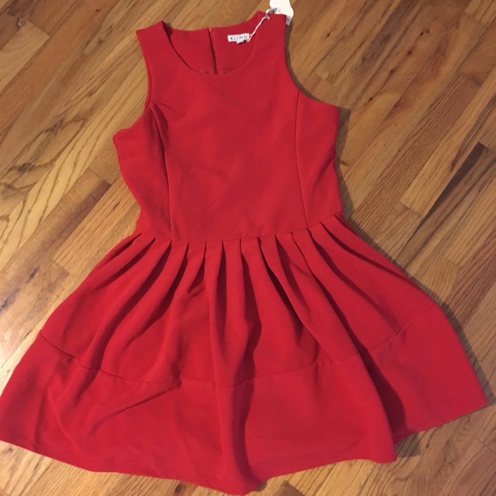 Kling red dress